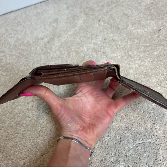 Authentic Louis Vuitton Monogram Elise Wallet - Picture 13 of 14